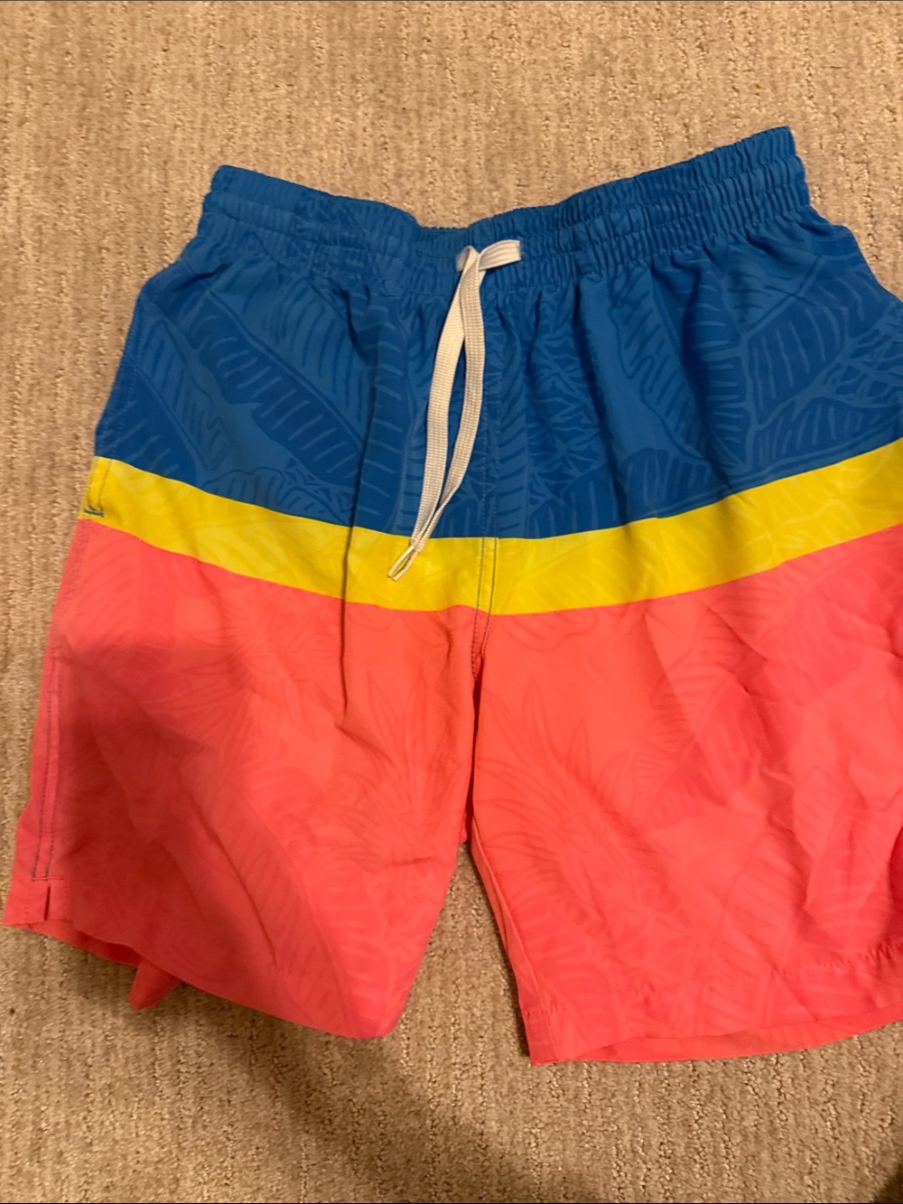 chubbies Blue Yellow Coral Colorblock Swim Trunks men’s size small 7 inch